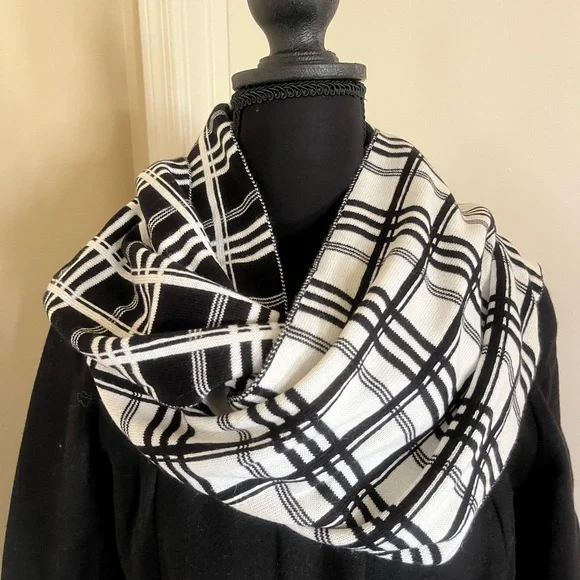 NWT Kate Spade Black and White Plaid Scarf and Matching Beanie - Picture 8 of 12